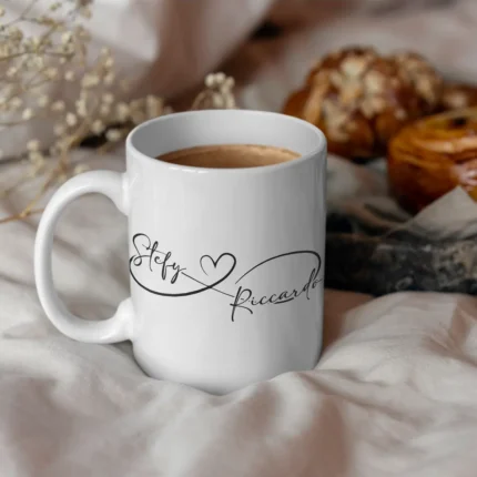 mug personalizzata di coppia con infinito e cuore con nomi