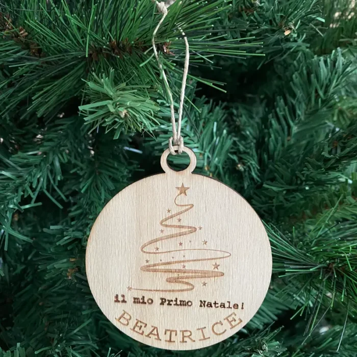 pallina-di-natale-in-legno-personalizzata-primo-natale-con-nome Pallina di Natale PRIMO NATALE personalizzata con nome - immagine 1