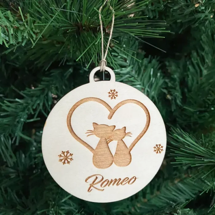 pallina-legno-personalizzata-gatti-love Pallina di Natale GATTI in Love in legno personalizzata con nome - immagine 1