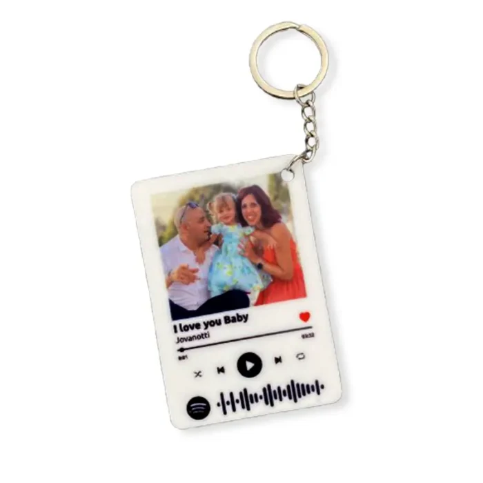 Portachiavi in plexiglass personalizzato con foto e codice spotify - immagine 3