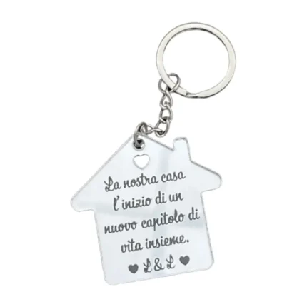 portachiavi a forma di casa con frase incisa e i iniziali personalizzate
