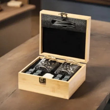 Cassettina in legno con set whisky