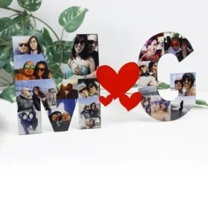 Cornice personalizzata con iniziali e mosaico di foto