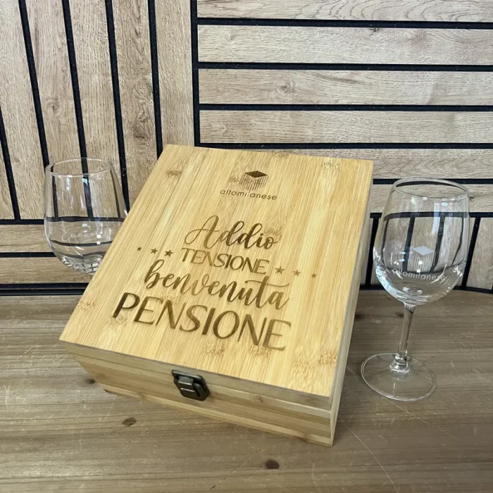 Set vino cassettina in legno con incisione laser personalizzato