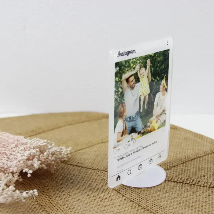 cornice instagram personalizzata in plexiglass con foto e dedica