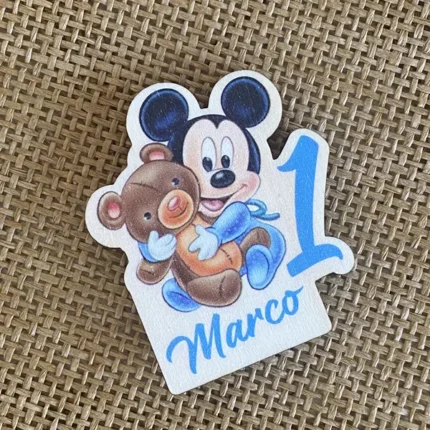 calamita baby topolino con numero personalizzata con nome in legno