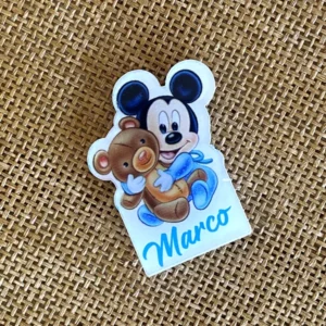 calamita baby topolino personalizzata con nome in plexiglass e legno