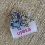 Calamita Bluey e Bingo con nome in plexiglass