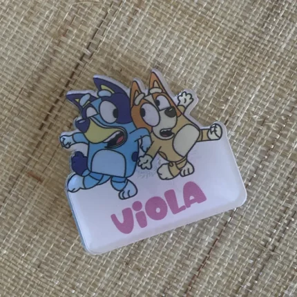 Calamita Bluey e Bingo con nome in plexiglass