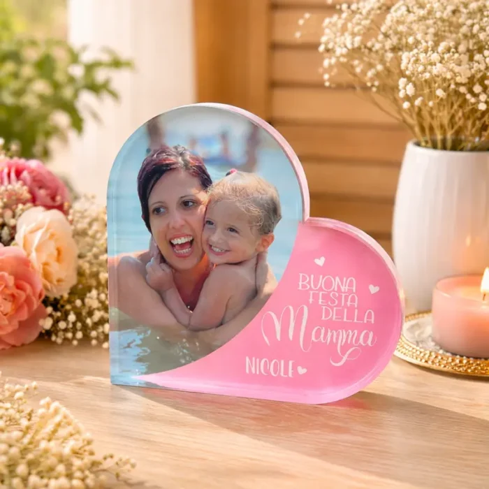 idea regalo festa della mamma cuore di plexiglass con foto personalizzata